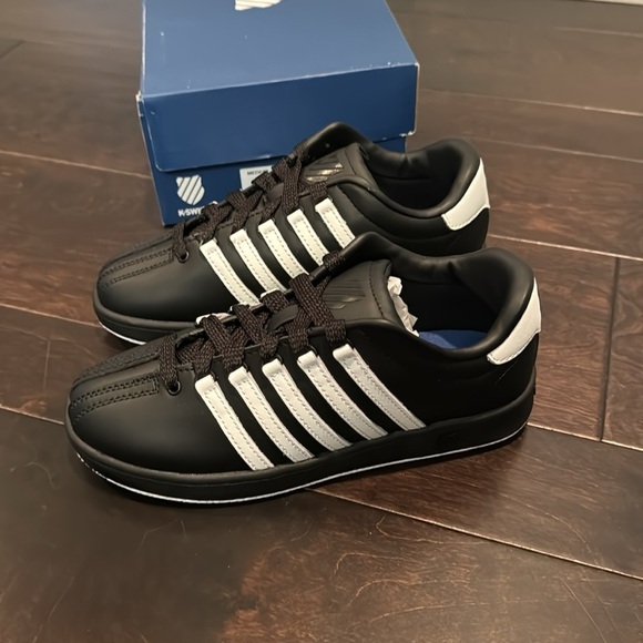K-Swiss classic varsity low sneaker NIB 4 - Picture 3 of 8